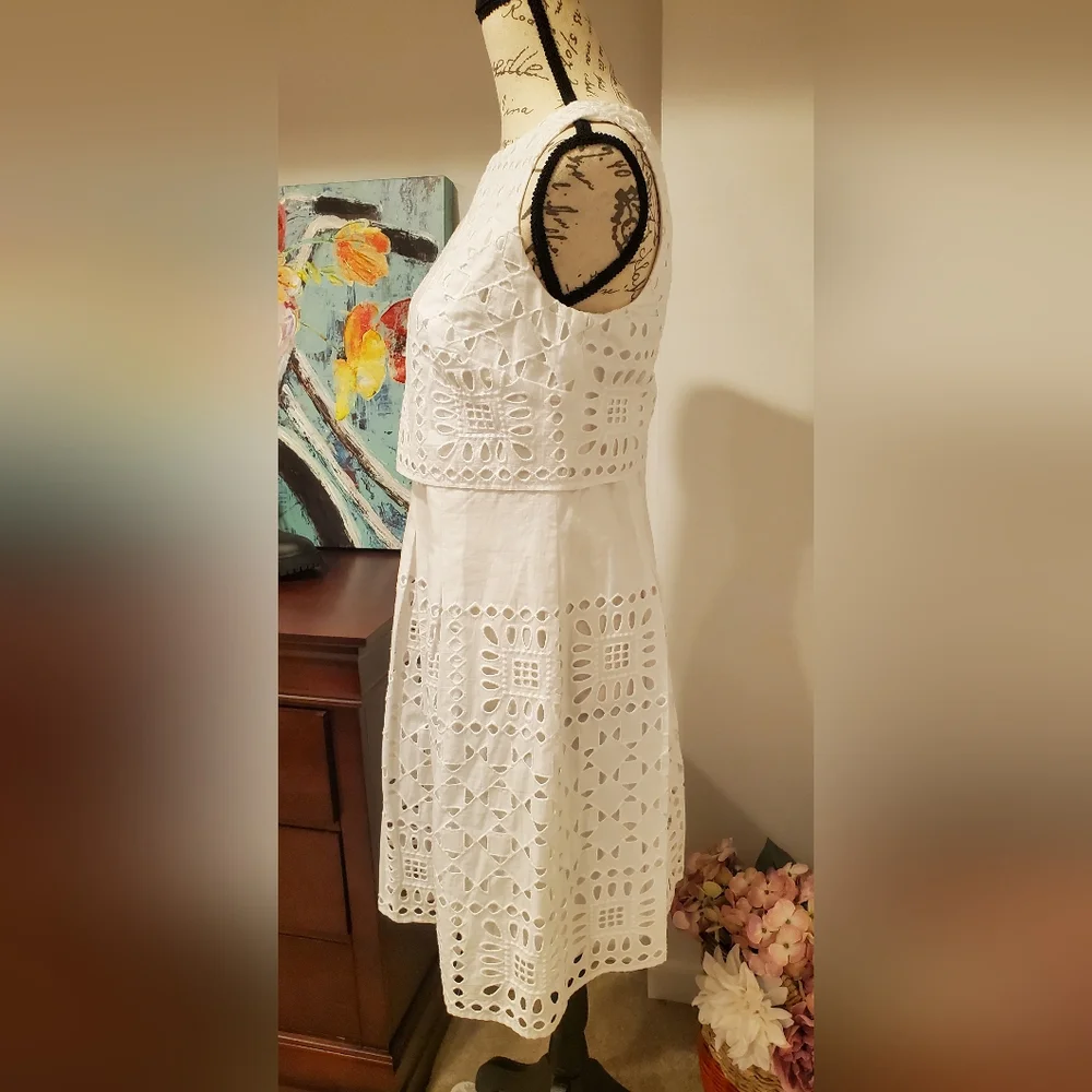 Lauren Ralph Lauren Woman's Cotton Eyelet, White Sleeveless Size 4. - Picture 3 of 6